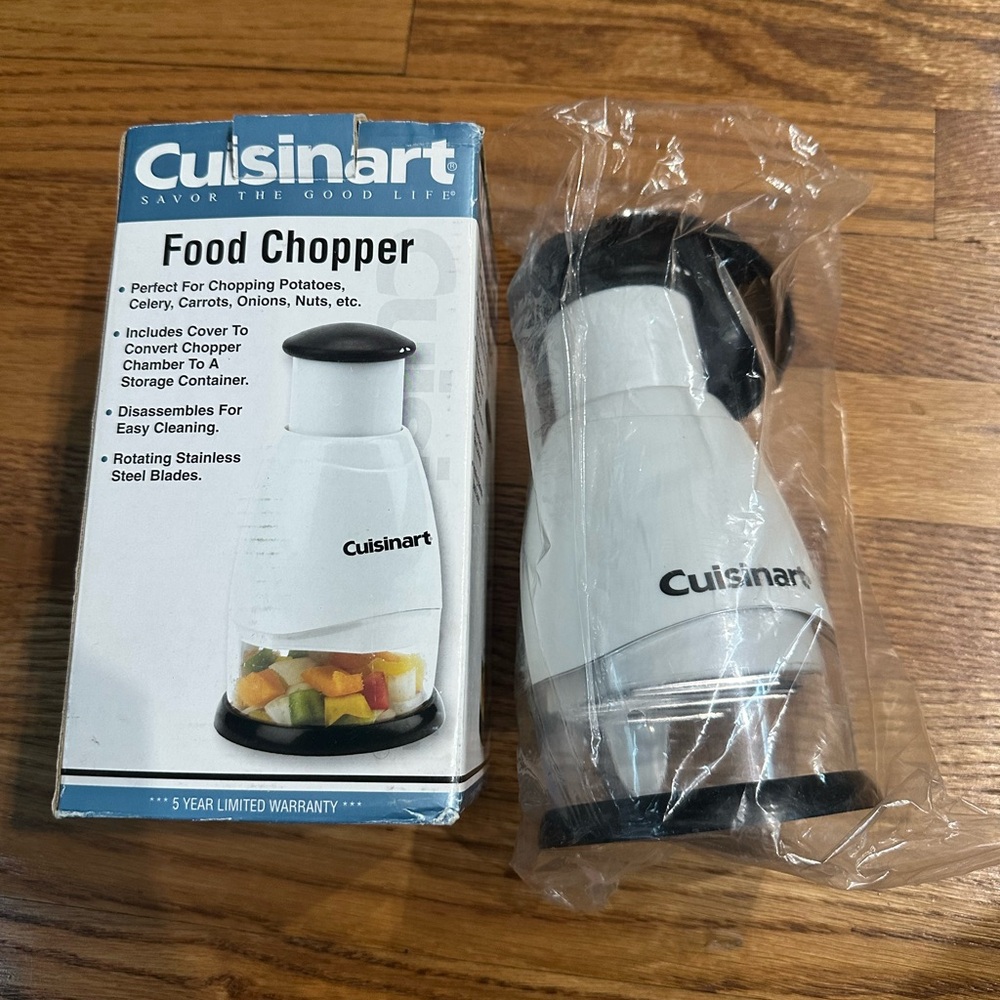 NEW Cuisinart Food Chopper with Black Base